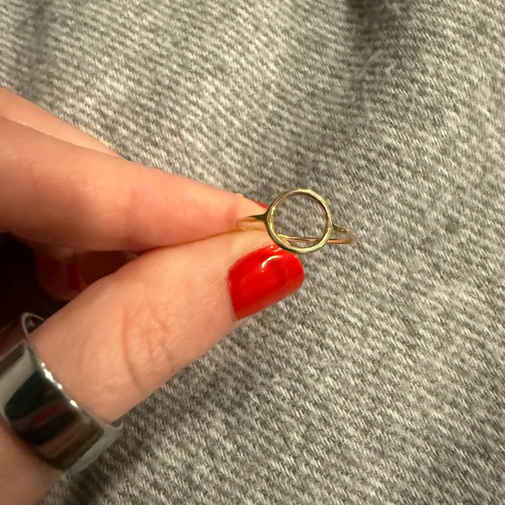 Elegant Gold Circle Ring